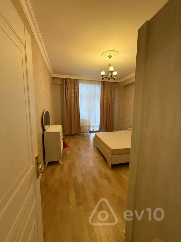 Kirayə verilir 2 otaqlı yeni tikili 75 m²