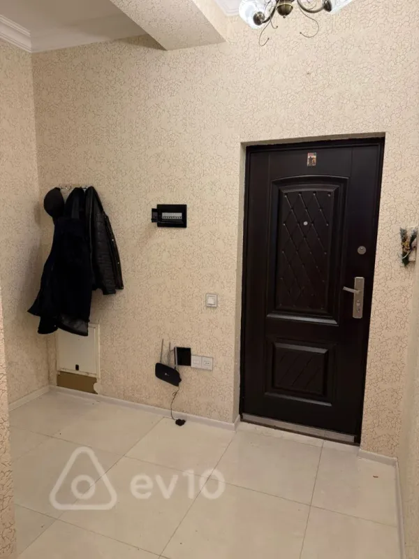 Kirayə verilir 2 otaqlı yeni tikili 75 m²