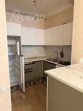 Kirayə verilir 2 otaqlı yeni tikili 75 m²