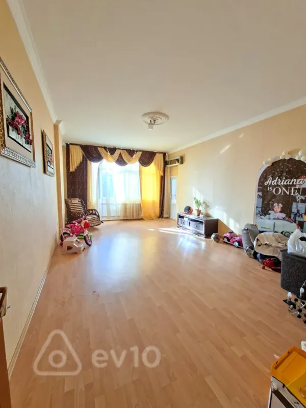 Satılır 3 otaqlı yeni tikili 150 m²