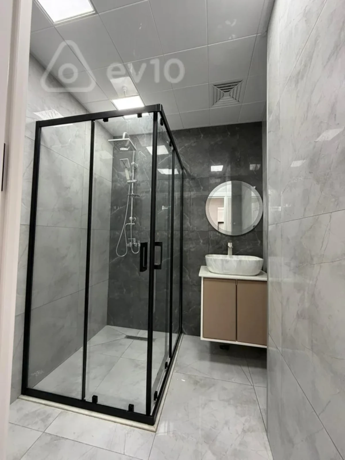 Kirayə verilir 3 otaqlı köhnə tikili 70 m²