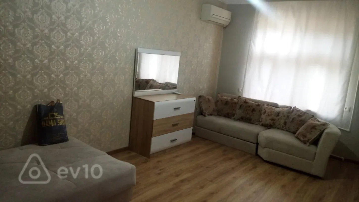 Kirayə verilir 3 otaqlı köhnə tikili 55 m²
