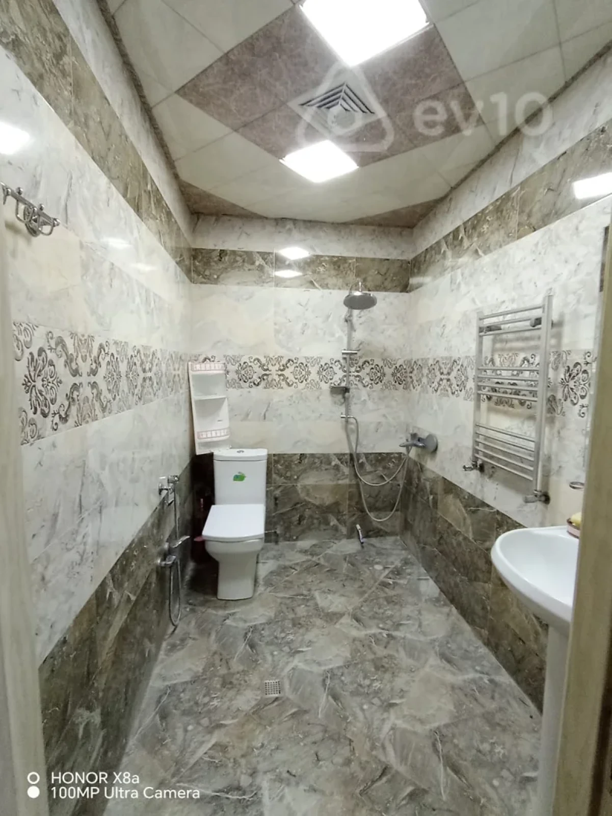 Kirayə verilir 2 otaqlı yeni tikili 65 m²