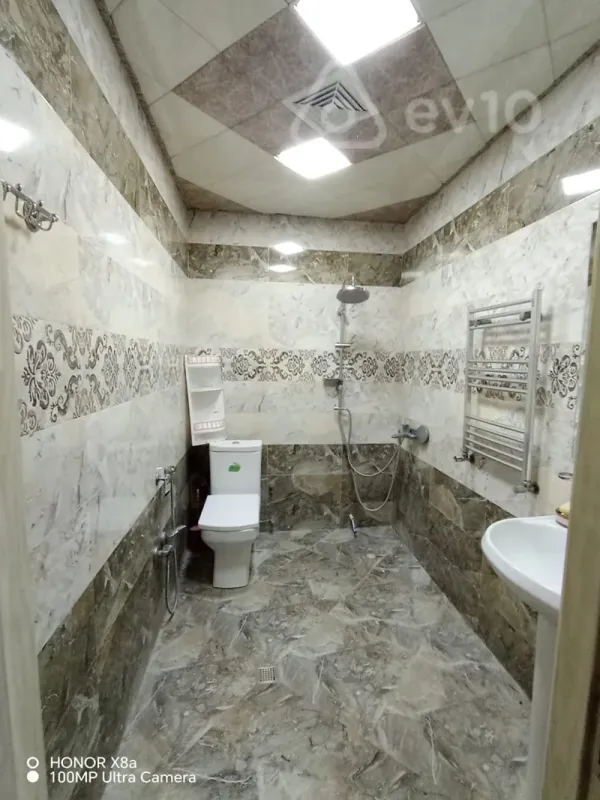 Kirayə verilir 2 otaqlı yeni tikili 65 m²