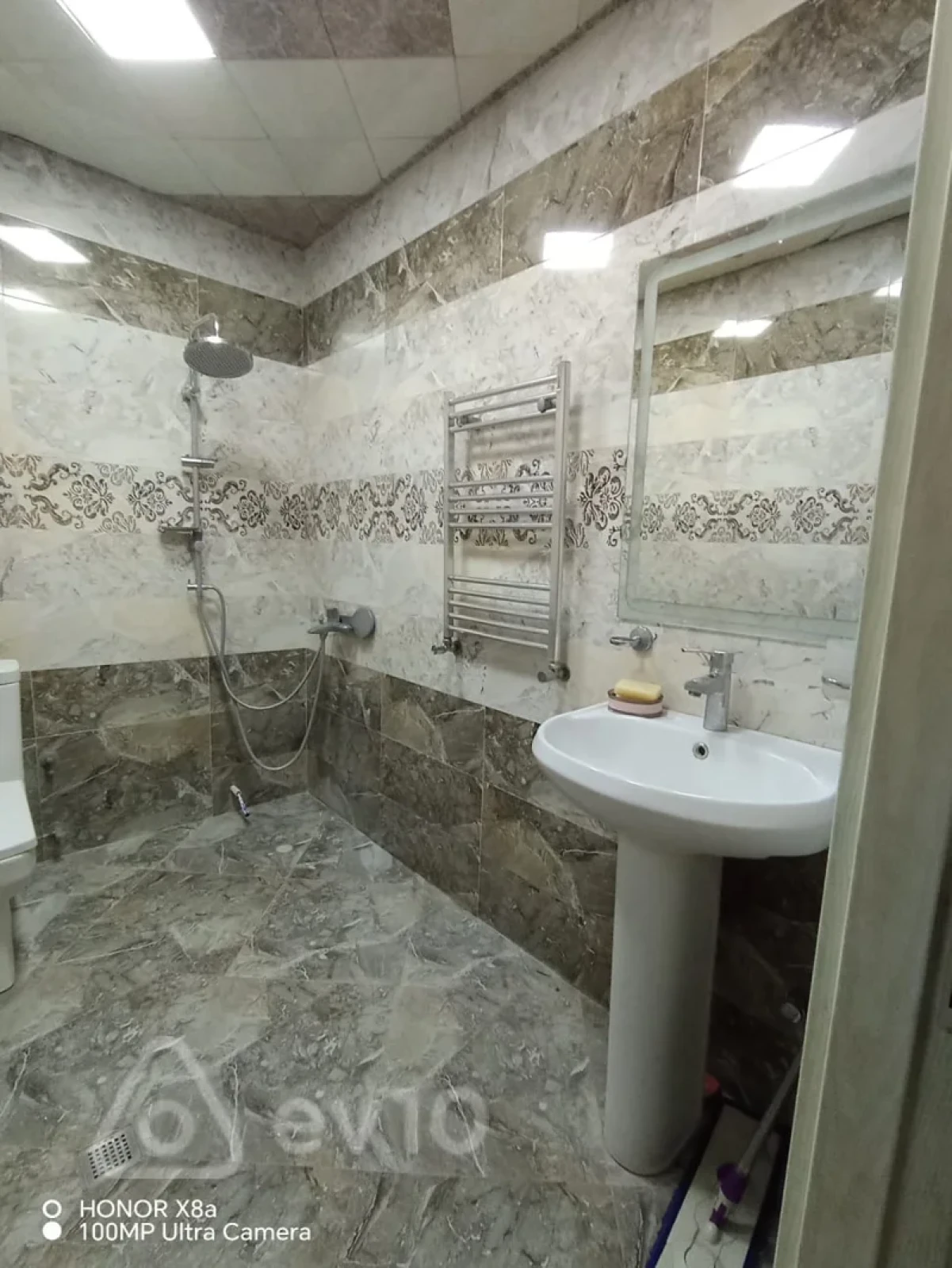 Kirayə verilir 2 otaqlı yeni tikili 65 m²