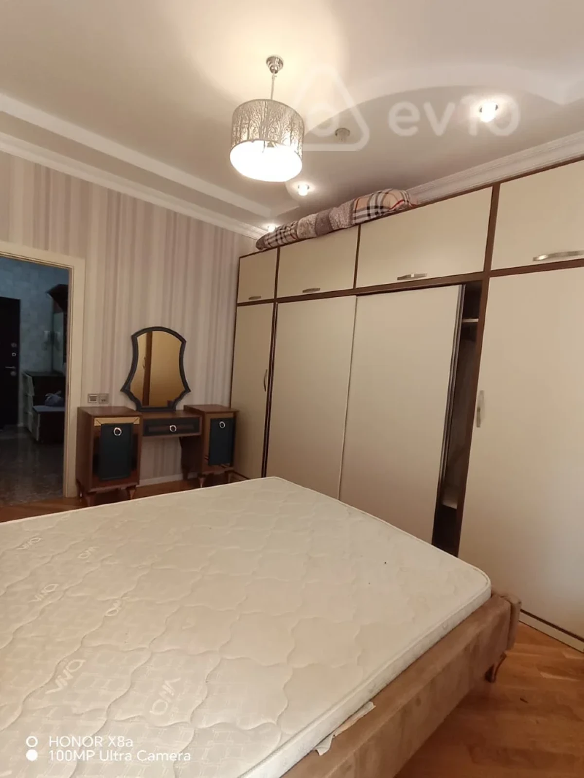 Kirayə verilir 2 otaqlı yeni tikili 65 m²
