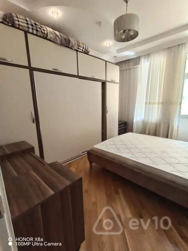Kirayə verilir 2 otaqlı yeni tikili 65 m²