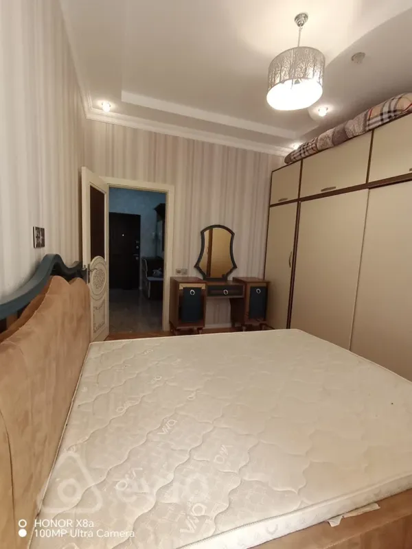 Kirayə verilir 2 otaqlı yeni tikili 65 m²