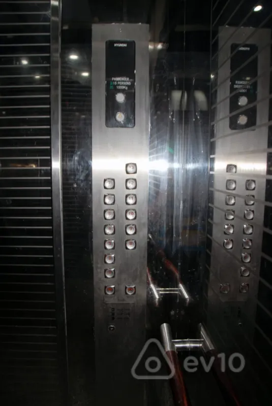 Kirayə verilir 3 otaqlı yeni tikili 100 m²