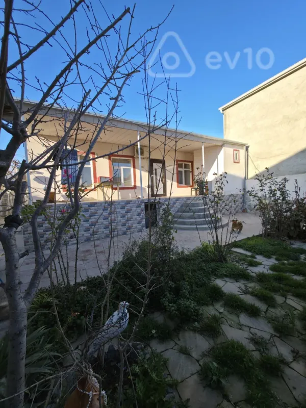 Satılır 3 otaqlı həyət evi 300 m²