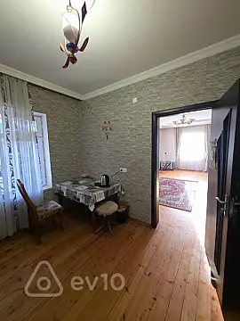 Satılır 3 otaqlı həyət evi 300 m²