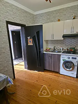 Satılır 3 otaqlı həyət evi 300 m²
