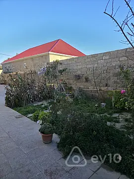 Satılır 3 otaqlı həyət evi 300 m²