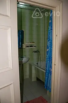 Kirayə verilir 2 otaqlı köhnə tikili 46 m²