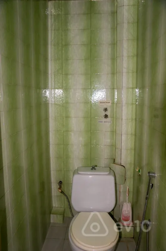 Kirayə verilir 2 otaqlı köhnə tikili 46 m²