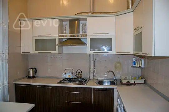 Kirayə verilir 2 otaqlı köhnə tikili 46 m²
