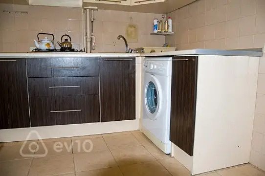 Kirayə verilir 2 otaqlı köhnə tikili 46 m²