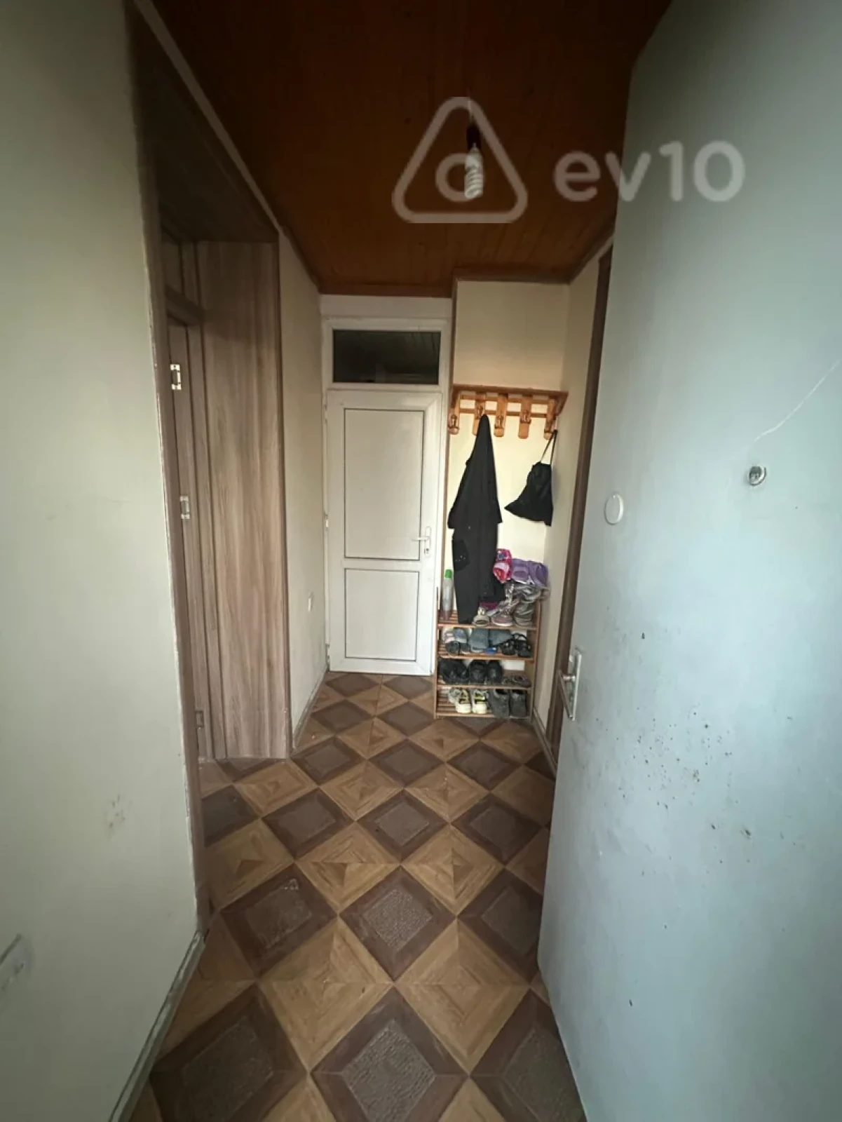 Satılır 7 otaqlı həyət evi 200 m²
