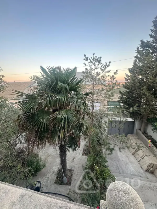 Satılır 7 otaqlı həyət evi 200 m²