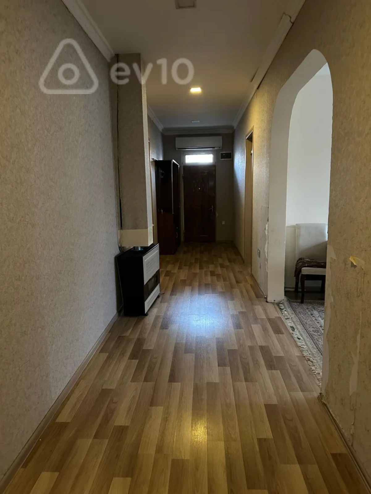Satılır 7 otaqlı həyət evi 200 m²