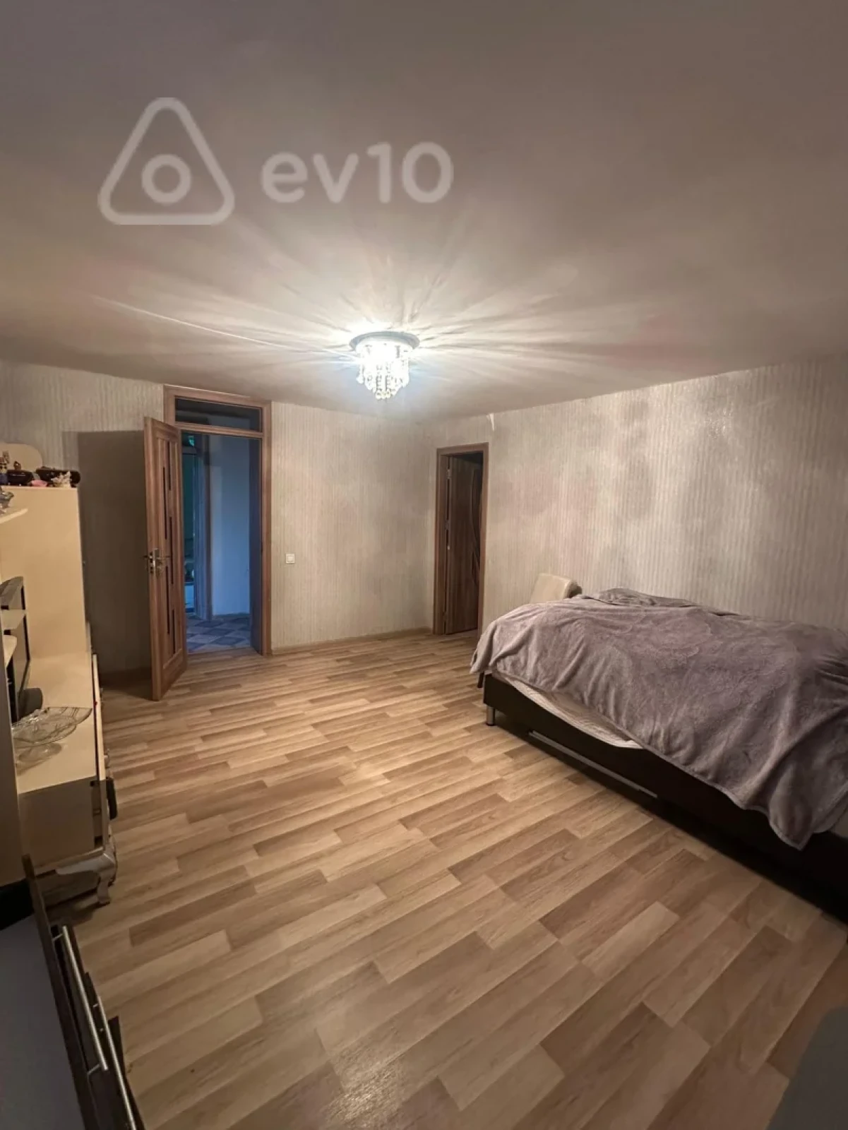 Satılır 7 otaqlı həyət evi 200 m²