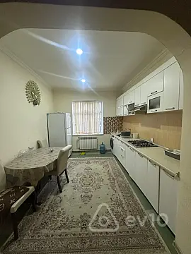 Satılır 7 otaqlı həyət evi 200 m²