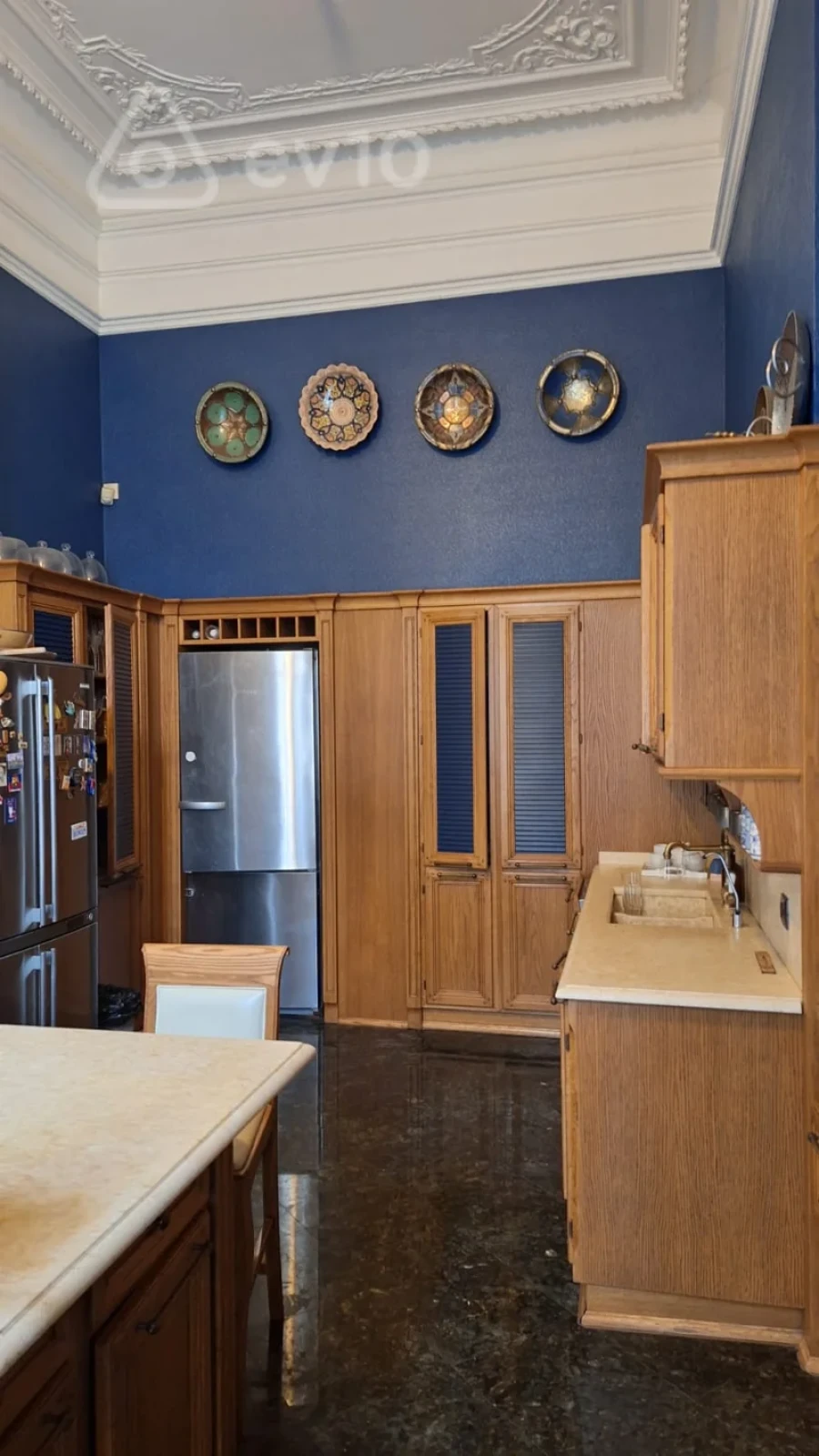 Satılır 6 otaqlı köhnə tikili 380 m²