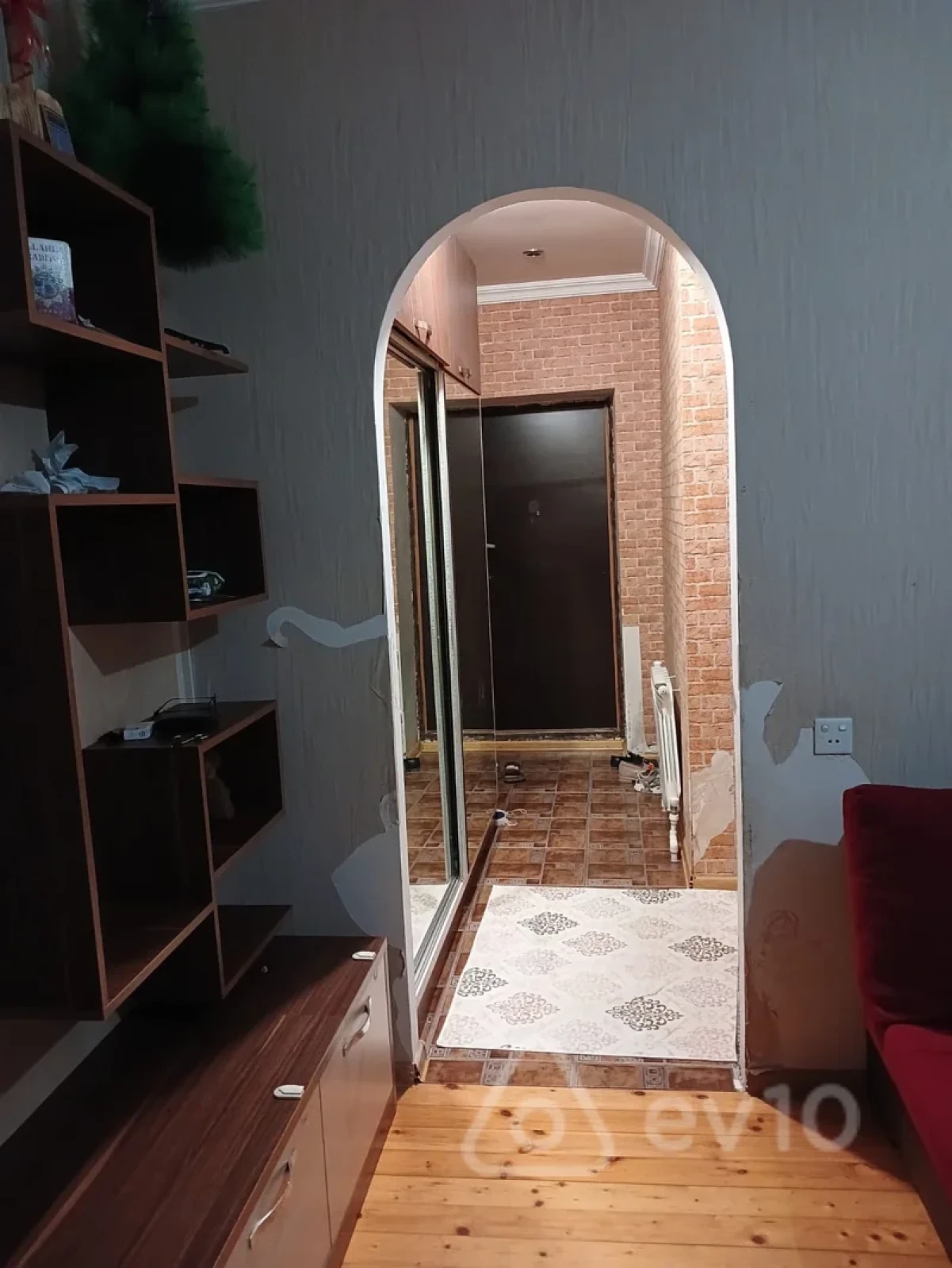 Kirayə verilir 2 otaqlı köhnə tikili 40 m²
