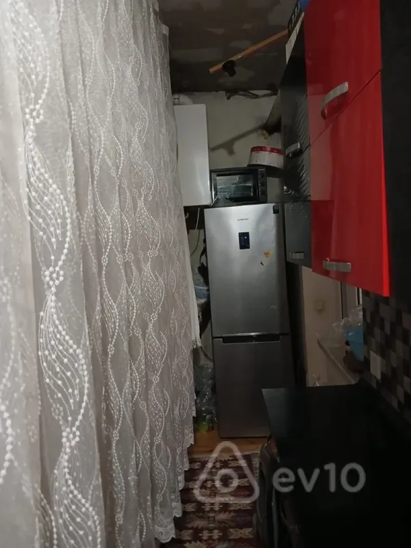 Kirayə verilir 2 otaqlı köhnə tikili 40 m²