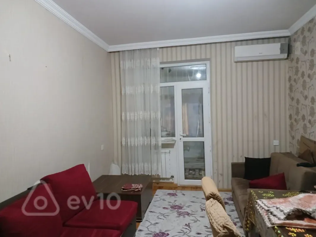 Kirayə verilir 2 otaqlı köhnə tikili 40 m²