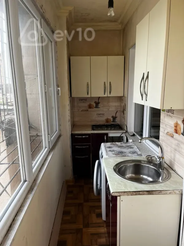 Kirayə verilir 2 otaqlı köhnə tikili 45 m²