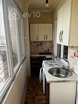 Kirayə verilir 2 otaqlı köhnə tikili 45 m²
