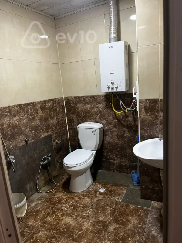 Kirayə verilir 2 otaqlı köhnə tikili 45 m²