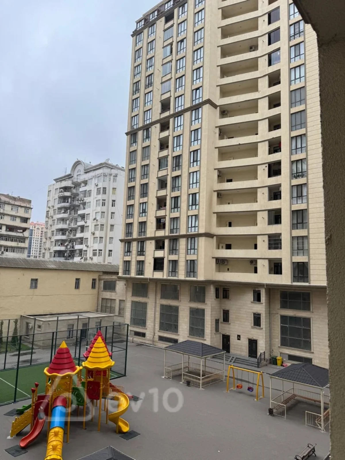 Kirayə verilir 2 otaqlı yeni tikili 90 m²