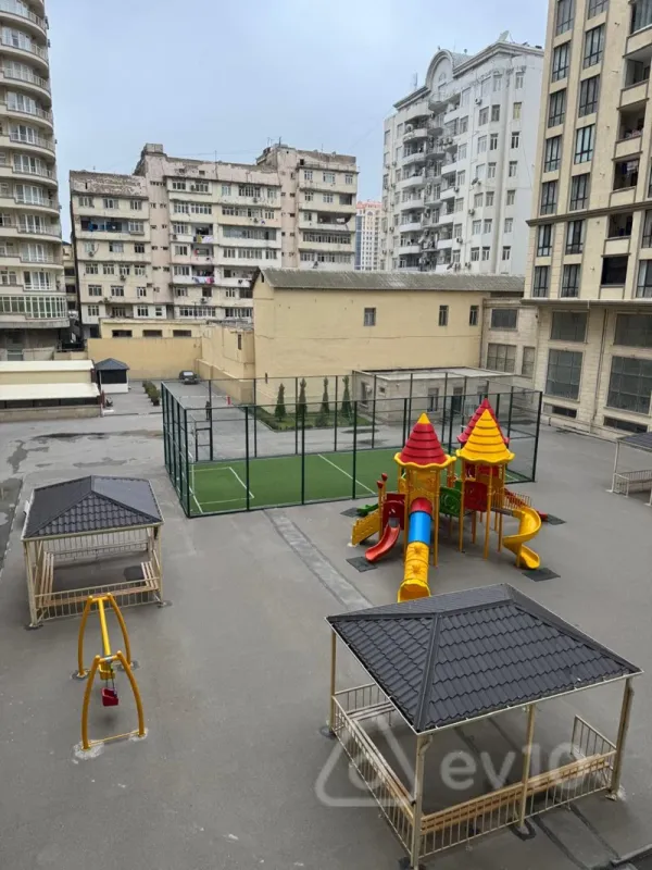 Kirayə verilir 2 otaqlı yeni tikili 90 m²