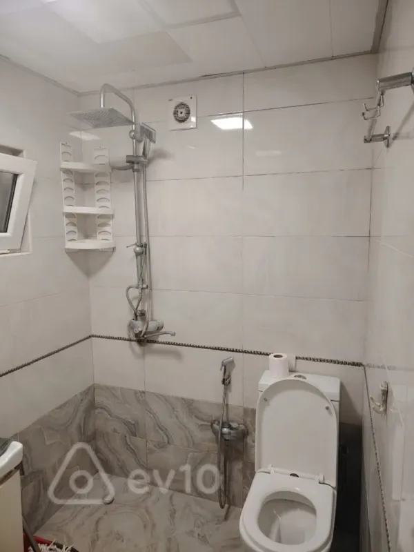 Kirayə verilir 2 otaqlı köhnə tikili 55 m²