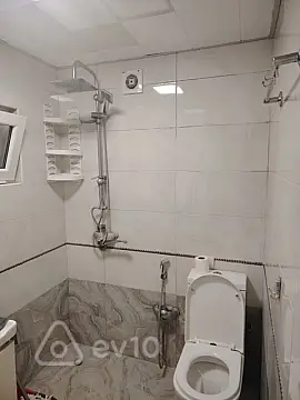 Kirayə verilir 2 otaqlı köhnə tikili 55 m²