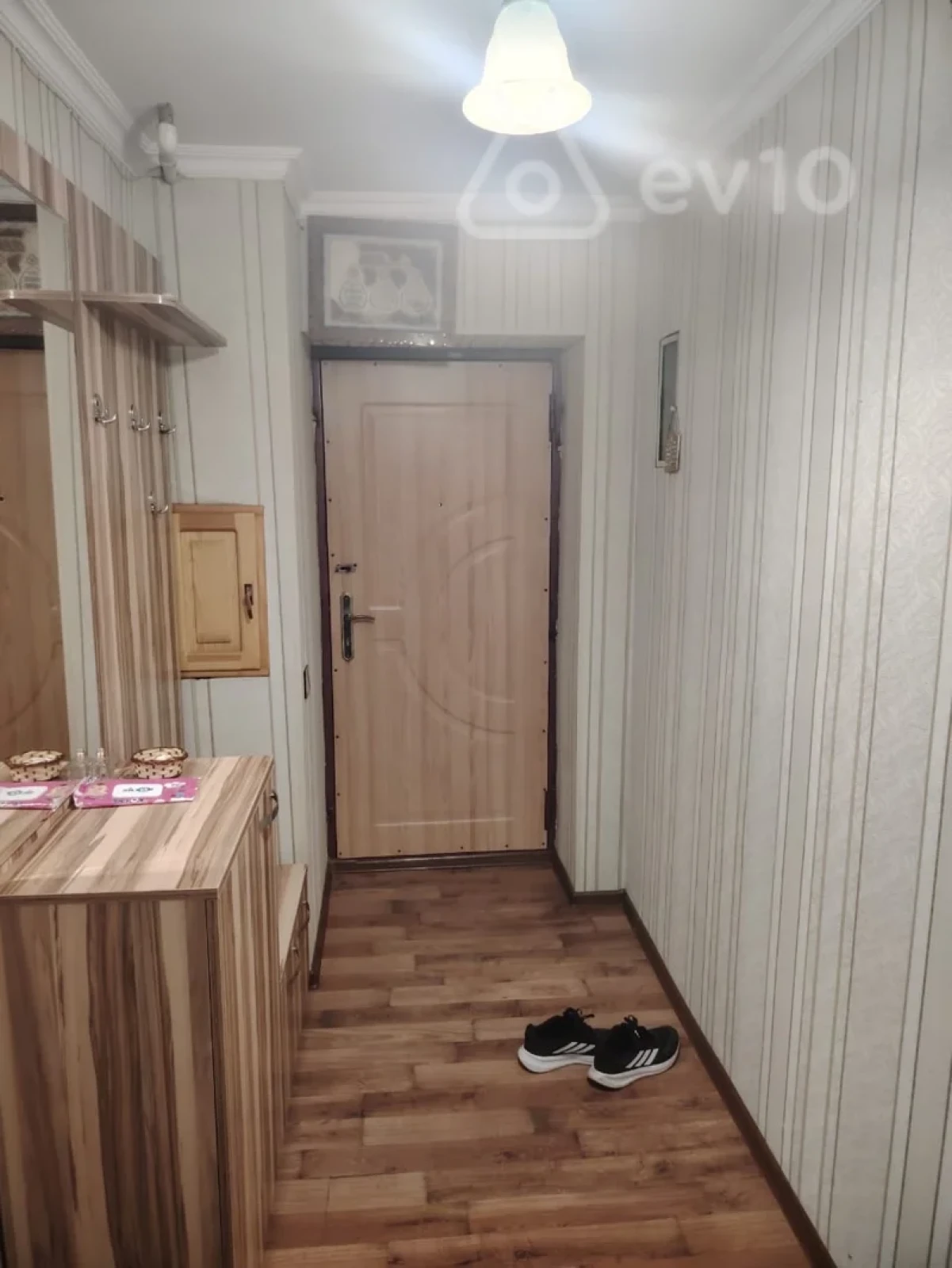 Kirayə verilir 2 otaqlı köhnə tikili 55 m²