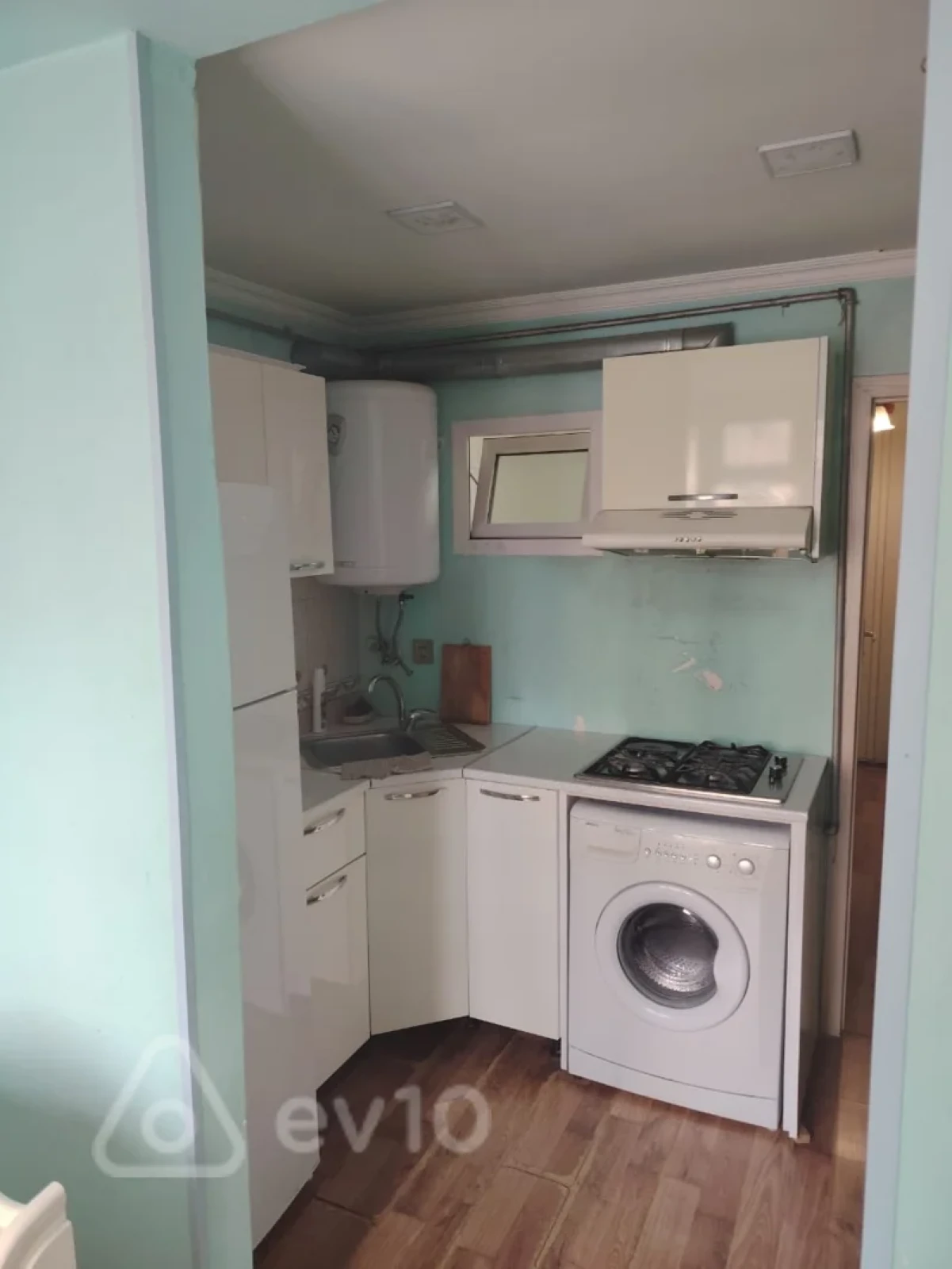 Kirayə verilir 2 otaqlı köhnə tikili 55 m²