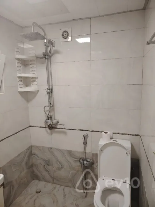 Kirayə verilir 2 otaqlı köhnə tikili 55 m²