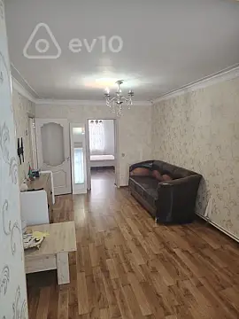 Kirayə verilir 2 otaqlı köhnə tikili 55 m²