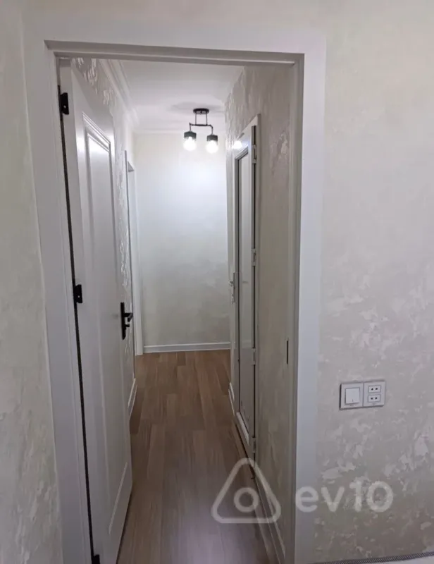 Satılır 2 otaqlı köhnə tikili 36 m²