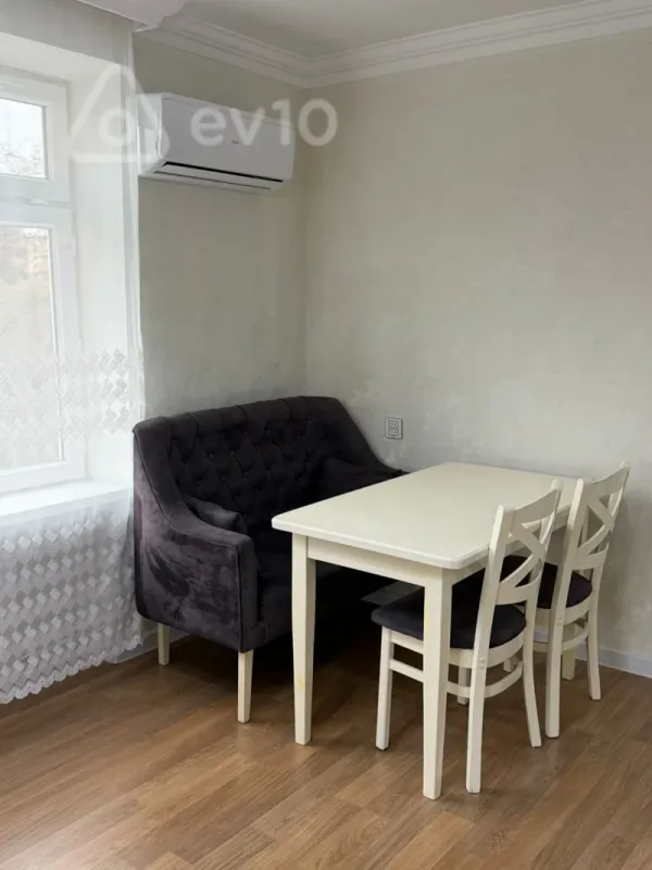 Satılır 2 otaqlı köhnə tikili 36 m²