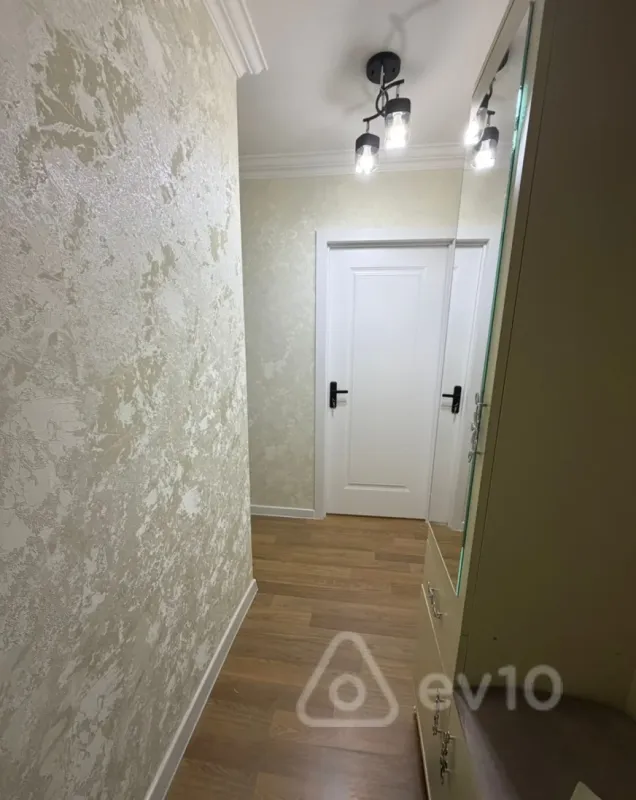 Satılır 2 otaqlı köhnə tikili 36 m²