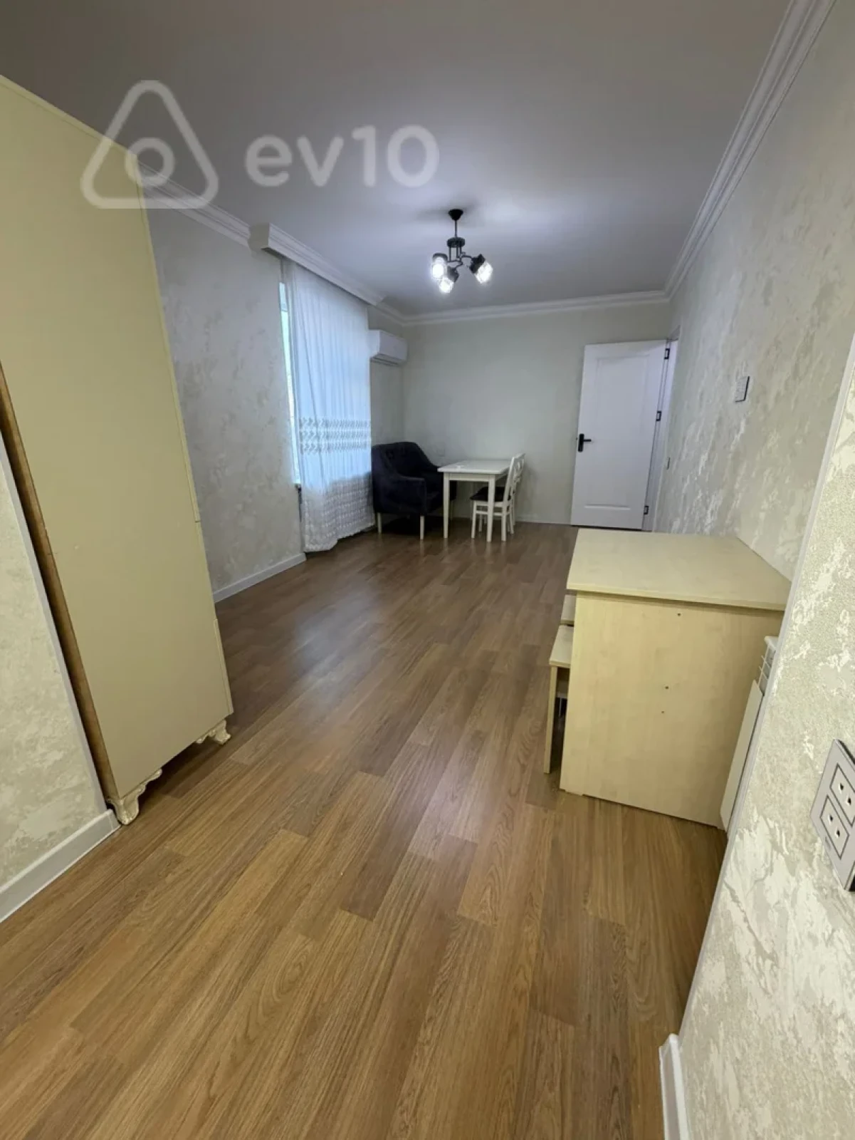 Satılır 2 otaqlı köhnə tikili 36 m²
