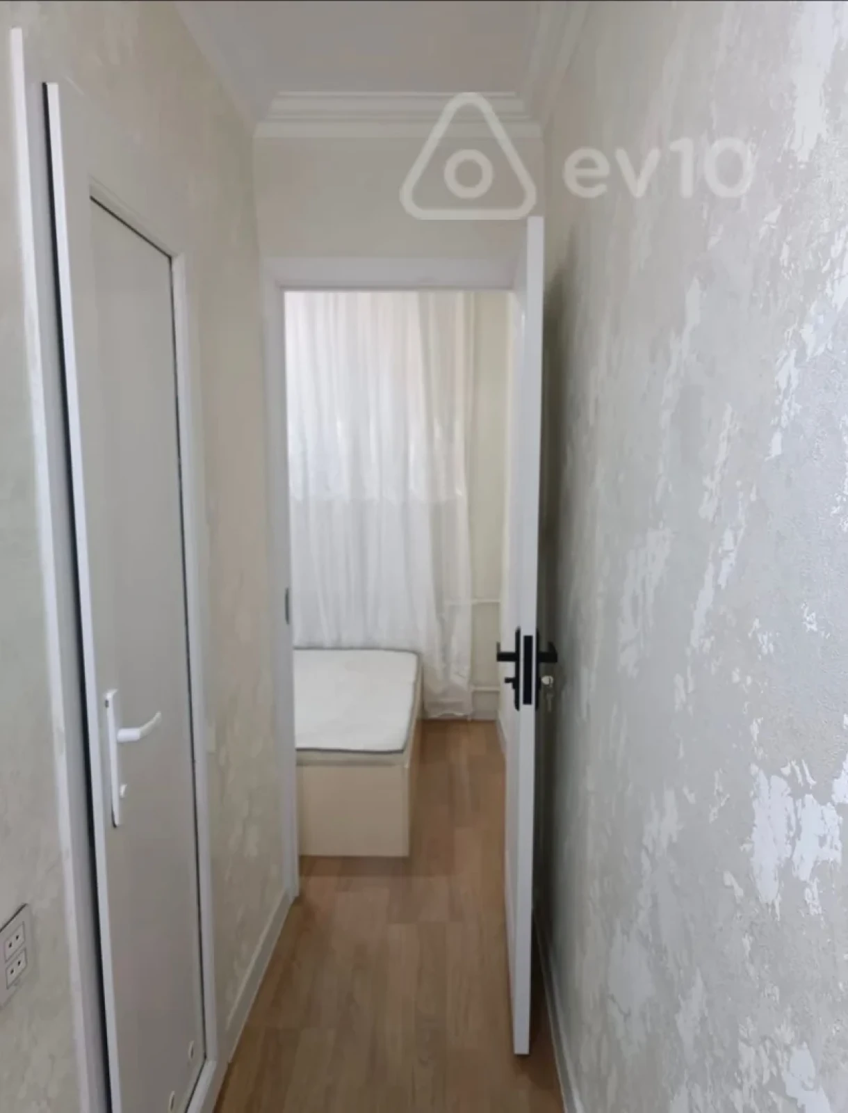 Satılır 2 otaqlı köhnə tikili 36 m²