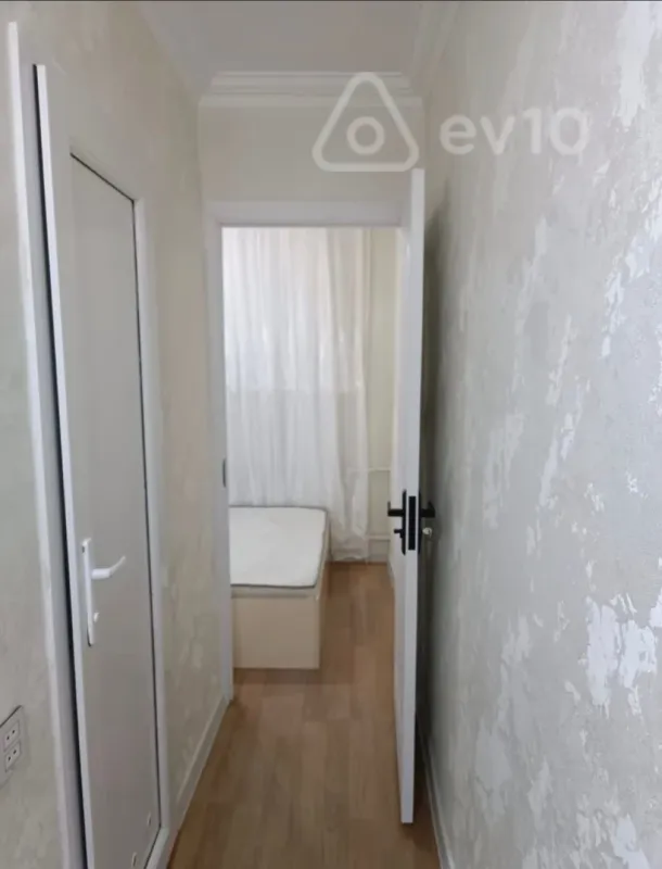Satılır 2 otaqlı köhnə tikili 36 m²