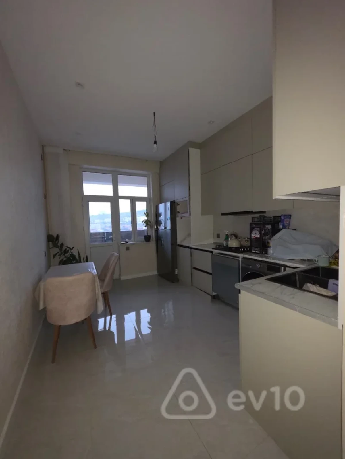 Satılır 2 otaqlı yeni tikili 90 m²