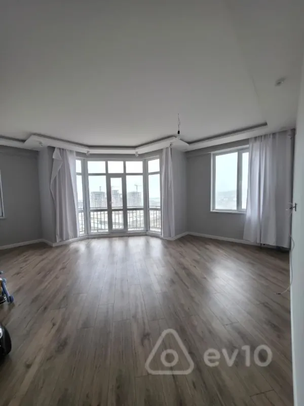 Satılır 2 otaqlı yeni tikili 90 m²