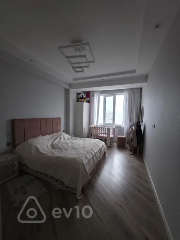 Satılır 2 otaqlı yeni tikili 90 m²
